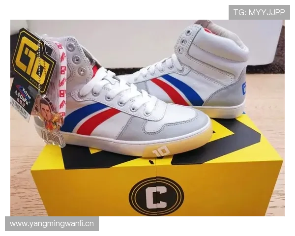 冯彦哲训练完直接打车去SKP买新球鞋，这日子过得比偶像剧男主还顺